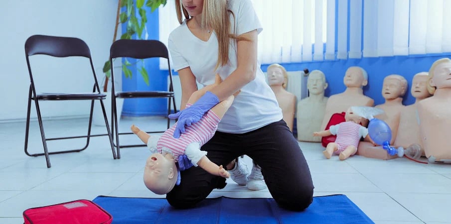 massage-cardiaque-enfant-1