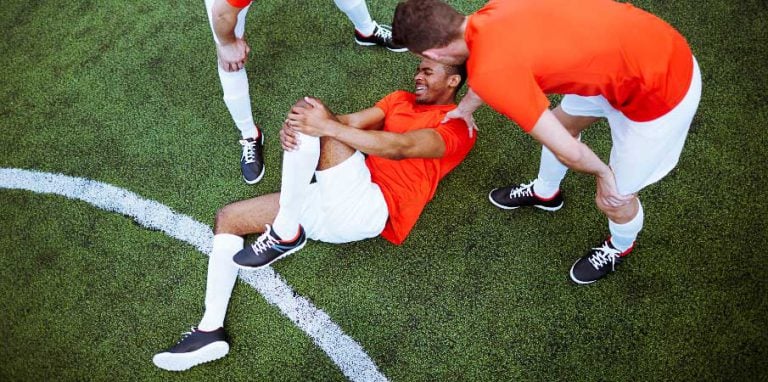 footballeur blessé