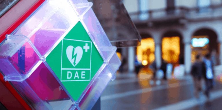 defibrillateur maintenance obligation
