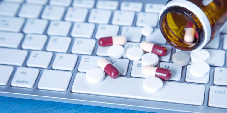 pilules de drogue sur le lieu de travail