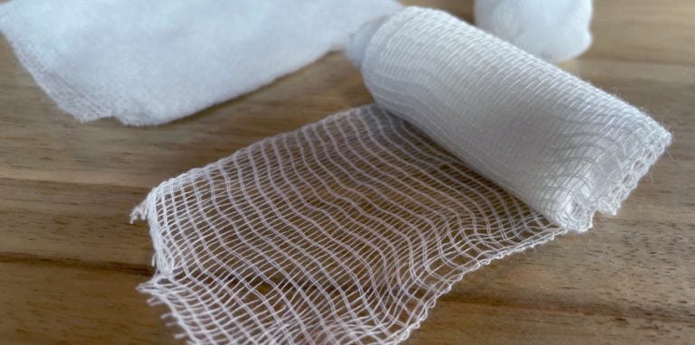 rouleau de gaze médicale