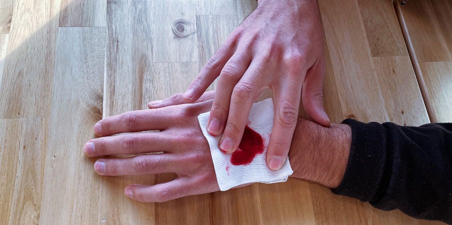 3 Sacs de Coton pour le Nez Différentes Tailles Arrêtez Rapidement les  Saignements Boule de Coton Roulée pour les Premiers Soins en Cas de  Saignement