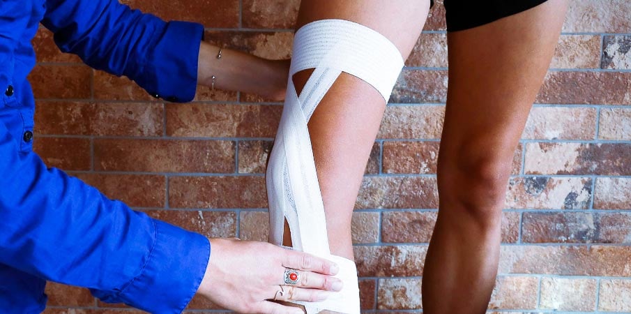 Le strapping : qu'est-ce que c'est ? Comment réaliser un bandage ?