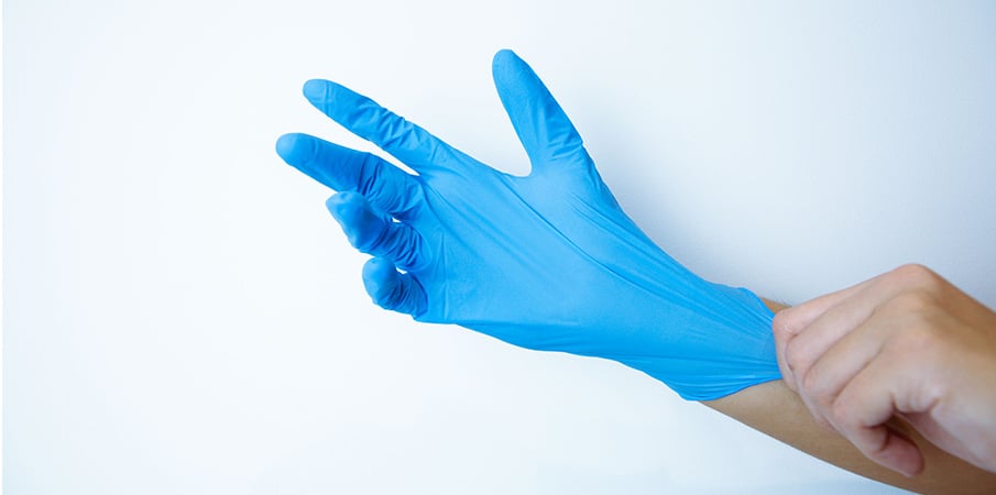Comment porter des gants médicaux ?