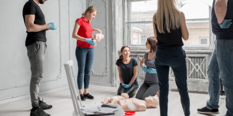 secours adulte enfant différence