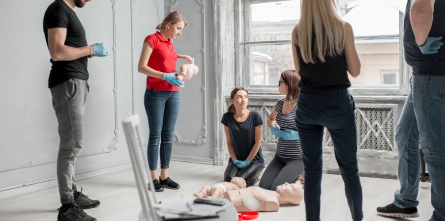 Les différences des secours pour enfants et adultes