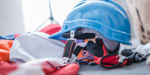 casque, gant et gilet de sécurité